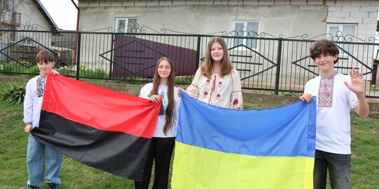 Повернувся з пекла: у селі Рукомиш на Бучаччині зустріли звільненого з полону Миколу Кошелю