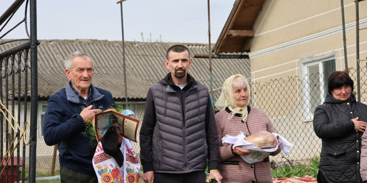 Повернувся з пекла: у селі Рукомиш на Бучаччині зустріли звільненого з полону Миколу Кошелю