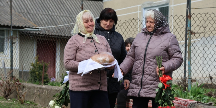 Повернувся з пекла: у селі Рукомиш на Бучаччині зустріли звільненого з полону Миколу Кошелю