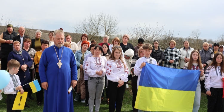 Повернувся з пекла: у селі Рукомиш на Бучаччині зустріли звільненого з полону Миколу Кошелю