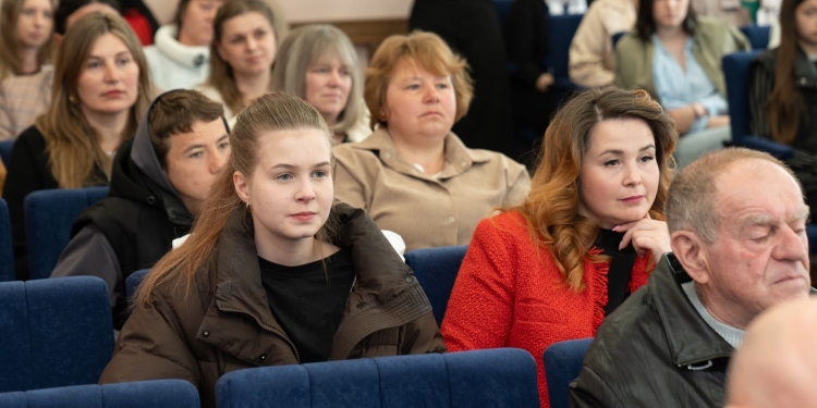 Низький уклін берегиням: 21 жителька Кременеччини отримала звання «Мати-героїня»