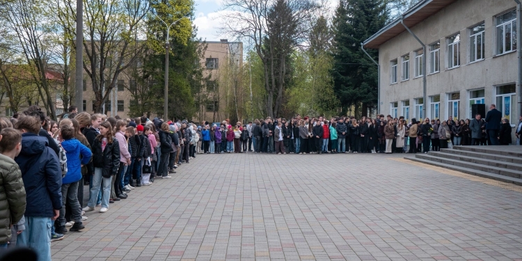 У Тернополі відкрили пам’ятну дошку морпіху Арсену Козубу