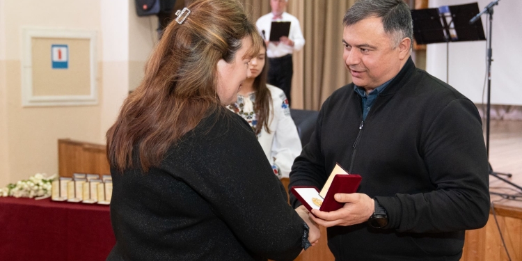 15 багатодітних матерів Чортківщини отримали державні нагороди