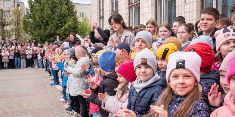 Тернопільська школа №11 отримала ім’я Героїв 44-ї артилерійської бригади