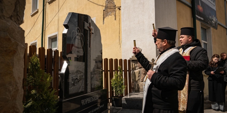 У Теребовлі відкрили пам’ятник героям Чорнобиля