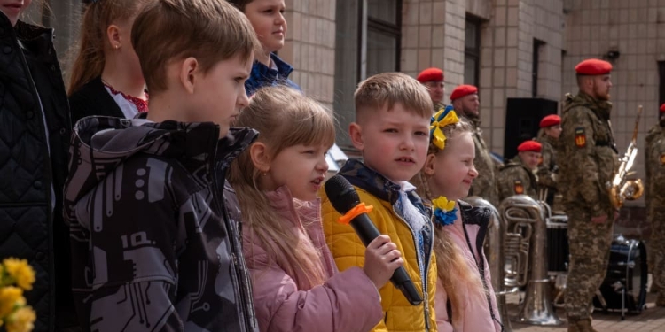 Тернопільська школа №11 отримала ім’я Героїв 44-ї артилерійської бригади