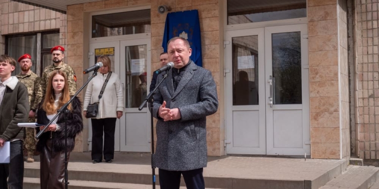 Тернопільська школа №11 отримала ім’я Героїв 44-ї артилерійської бригади