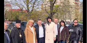 традиційне висадження дерев