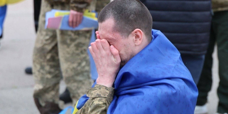 Перед Великоднем з полону повернули 182 українців: більшість – захисники Маріуполя