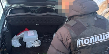 через кордон