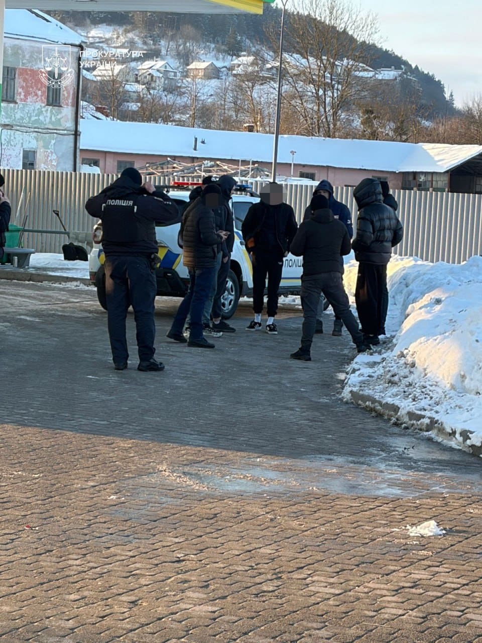 через кордон