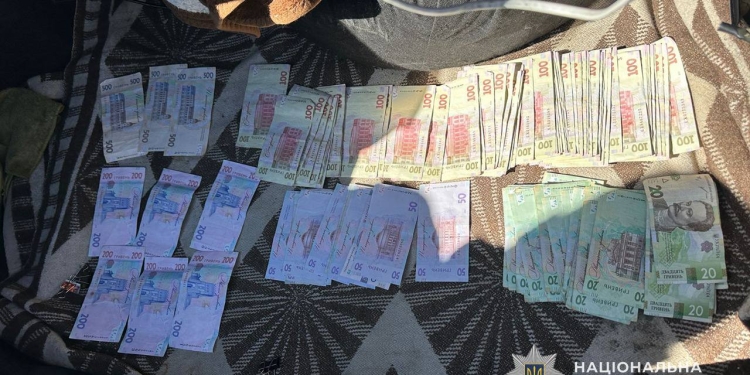 На Тернопільщині викрили схему переправлення чоловіків за кордон: організатора затримали з грошима