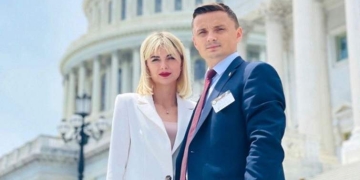 Подружжя Головків.