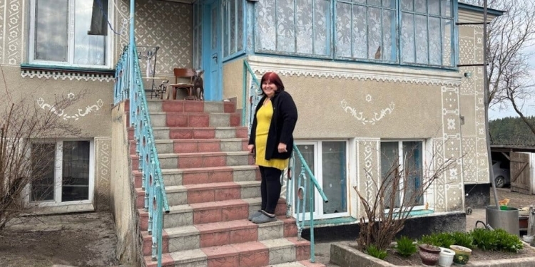 Закрила двері в минуле: як депутатка із Запоріжжя будує життя з нуля в тернопільському селі
