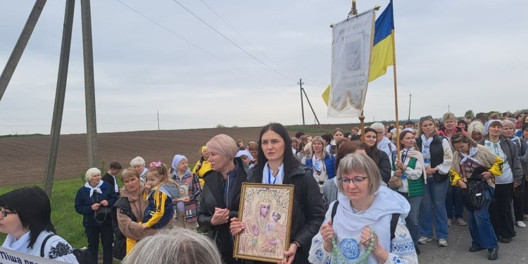 Сила материнського слова: у Зарваниці відбулася ХІХ піша проща спільноти «Матері в молитві»