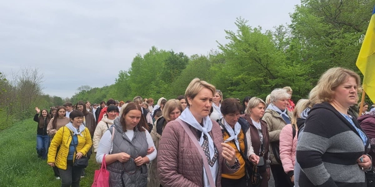 Сила материнського слова: у Зарваниці відбулася ХІХ піша проща спільноти «Матері в молитві»