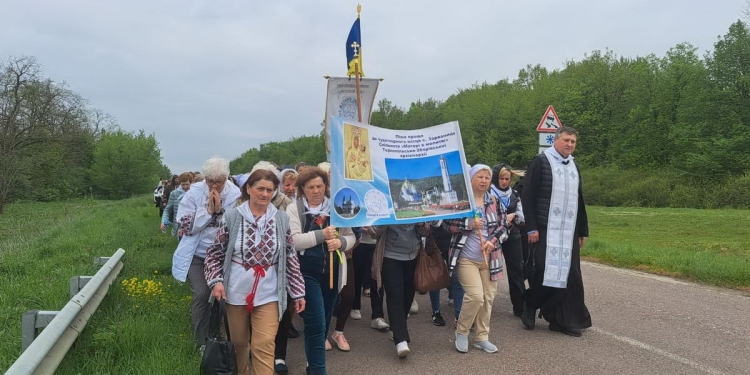 Сила материнського слова: у Зарваниці відбулася ХІХ піша проща спільноти «Матері в молитві»