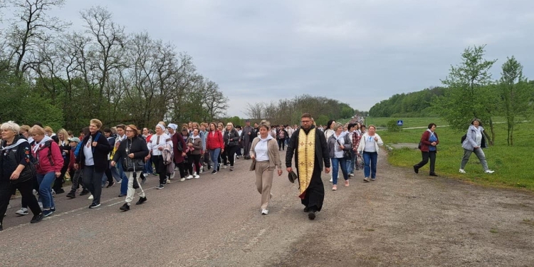 Сила материнського слова: у Зарваниці відбулася ХІХ піша проща спільноти «Матері в молитві»