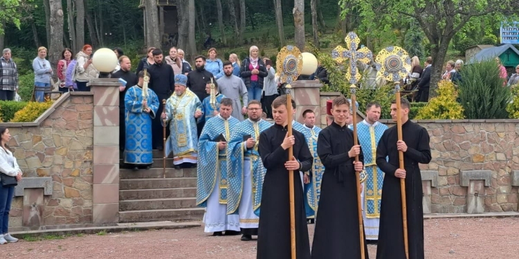 Сила материнського слова: у Зарваниці відбулася ХІХ піша проща спільноти «Матері в молитві»