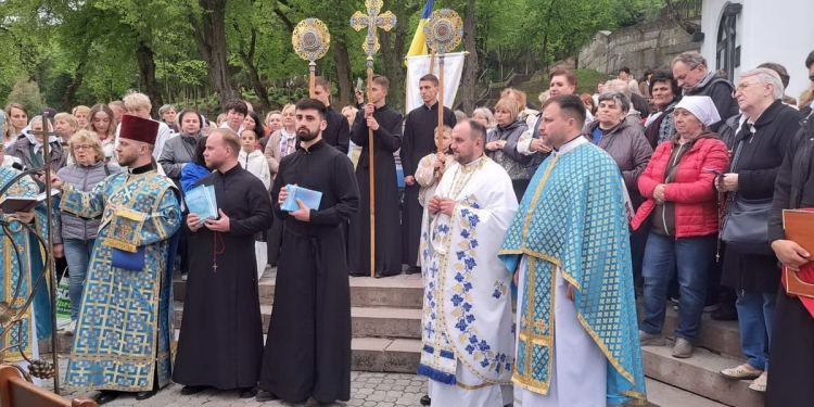 Сила материнського слова: у Зарваниці відбулася ХІХ піша проща спільноти «Матері в молитві»
