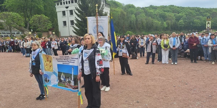 Сила материнського слова: у Зарваниці відбулася ХІХ піша проща спільноти «Матері в молитві»