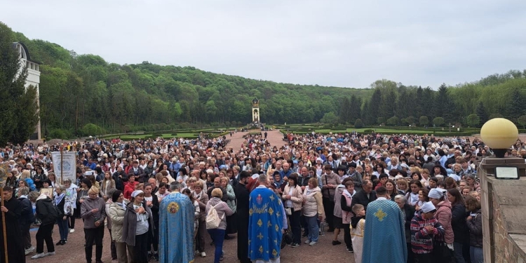 Сила материнського слова: у Зарваниці відбулася ХІХ піша проща спільноти «Матері в молитві»
