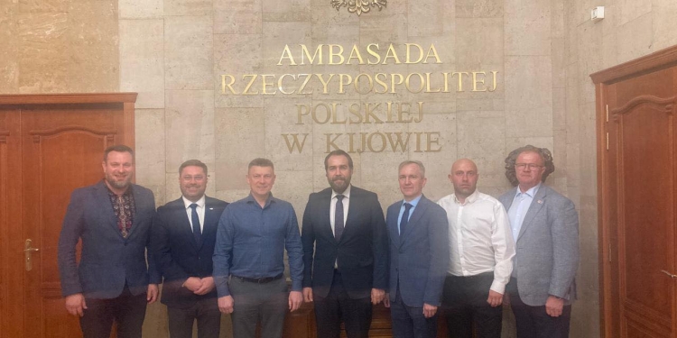 Громади Тернопільщини підписали міжнародні угоди на форумі згуртованості в Києві