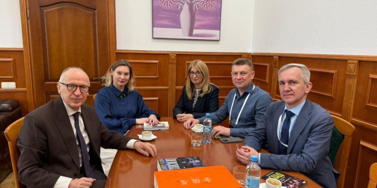 Громади Тернопільщини підписали міжнародні угоди на форумі згуртованості в Києві