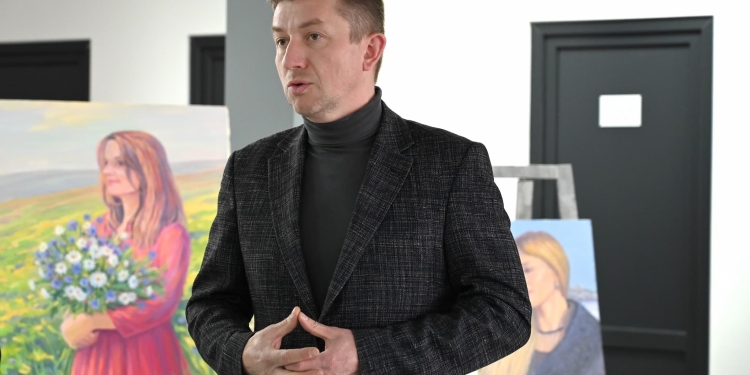 Мистецтво, що стало вічністю: у Ланівцях погасили марку на честь полеглого воїна та художника Олега Яцули