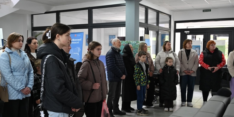 Мистецтво, що стало вічністю: у Ланівцях погасили марку на честь полеглого воїна та художника Олега Яцули