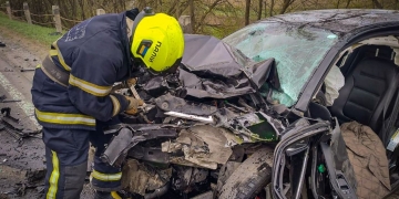 внаслідок зіткнення люди опинилися заблокованими