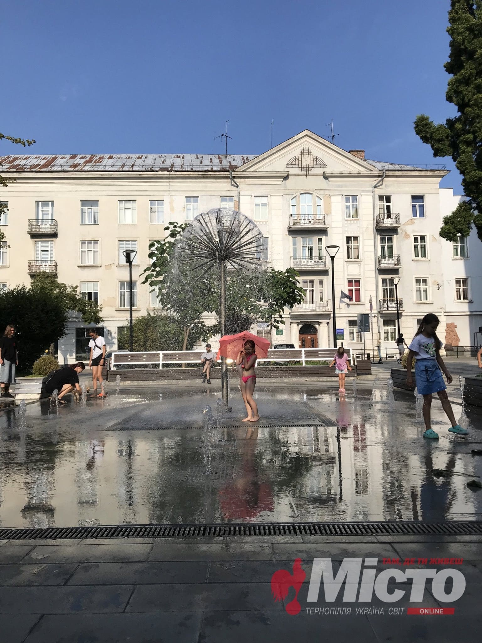 У Тернополі стартував сезон фонтанів (Фото)