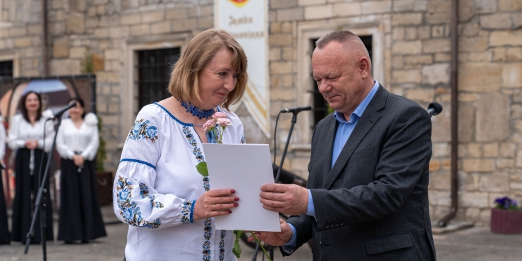 У Збаразькому замку нагородили кращих медсестер Тернопільщини до професійного свята