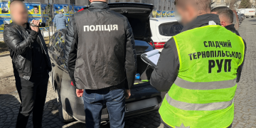 судитимуть юристку