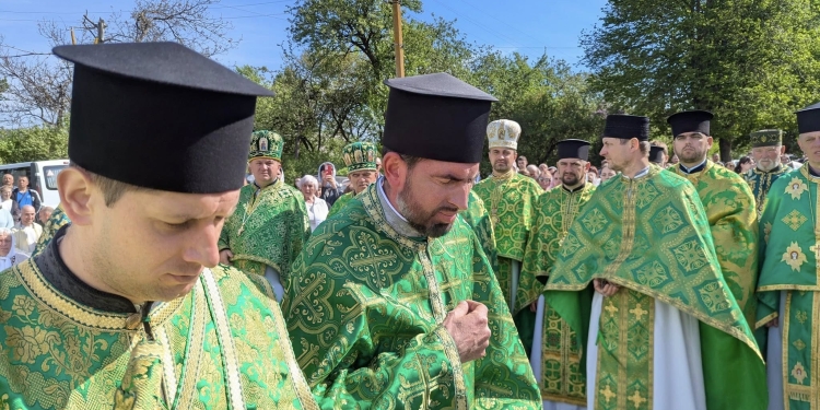 24 роки у лику святих: на Кременеччині відбулося величне архієрейське богослужіння