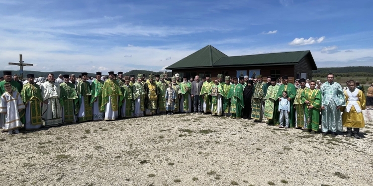 24 роки у лику святих: на Кременеччині відбулося величне архієрейське богослужіння