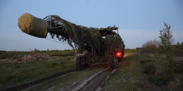 Воїнів тернопільскої артбригади посвятили в артилеристи після бойових стрільб із «Богдани»