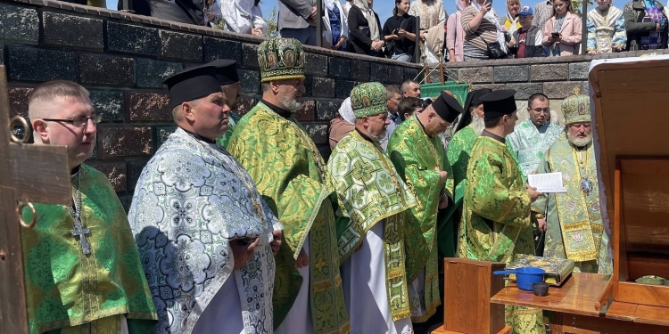 24 роки у лику святих: на Кременеччині відбулося величне архієрейське богослужіння