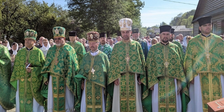 24 роки у лику святих: на Кременеччині відбулося величне архієрейське богослужіння