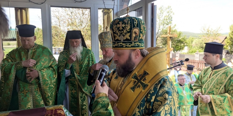 24 роки у лику святих: на Кременеччині відбулося величне архієрейське богослужіння