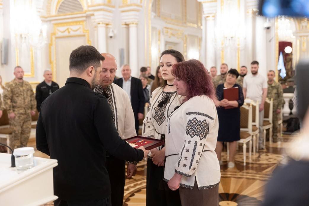 батькам полеглого військовослужбовця Віталія Сидорука