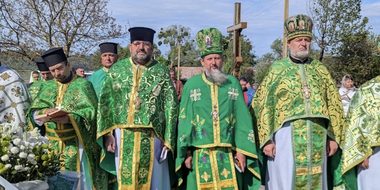 24 роки у лику святих: на Кременеччині відбулося величне архієрейське богослужіння