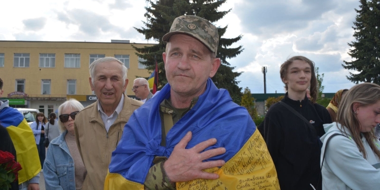 Збаражчина зустріла звільнених з полону Героїв (Фото)