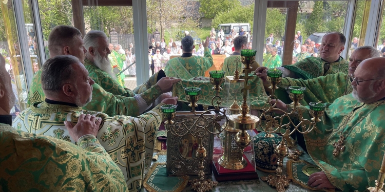 24 роки у лику святих: на Кременеччині відбулося величне архієрейське богослужіння