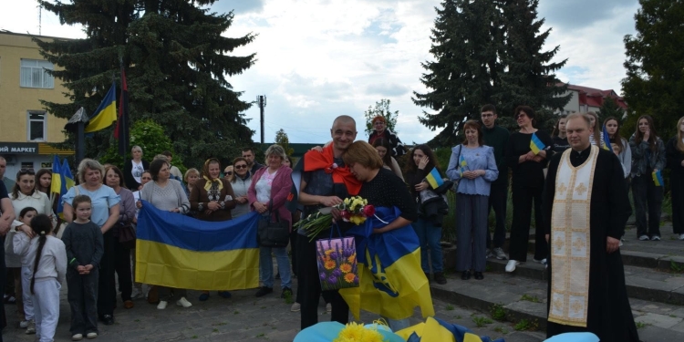Збаражчина зустріла звільнених з полону Героїв (Фото)