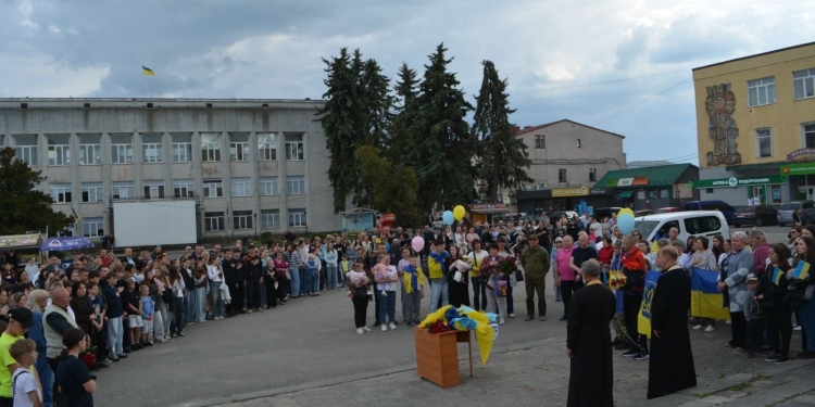 Збаражчина зустріла звільнених з полону Героїв (Фото)
