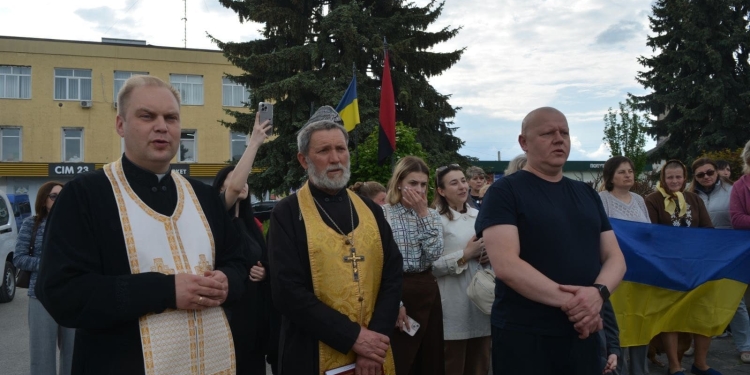 Збаражчина зустріла звільнених з полону Героїв (Фото)