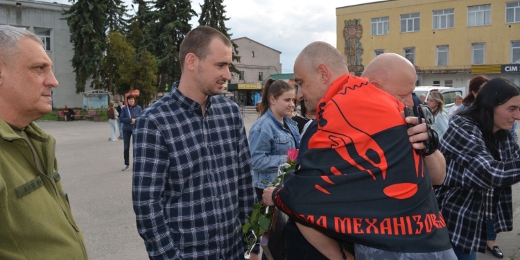 Збаражчина зустріла звільнених з полону Героїв (Фото)