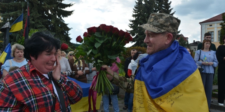 Збаражчина зустріла звільнених з полону Героїв (Фото)