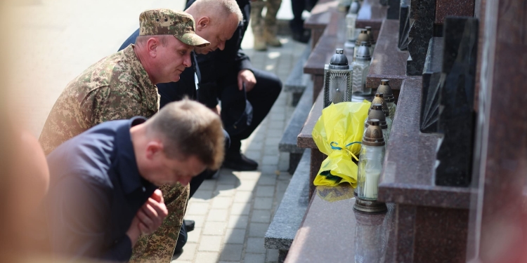 У Тернополі урочисто відзначили День Героїв та нагородили захисників